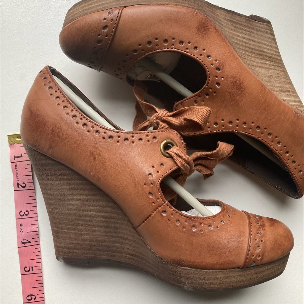 Restricted Wedge Oxfords Size 7 (Brown)